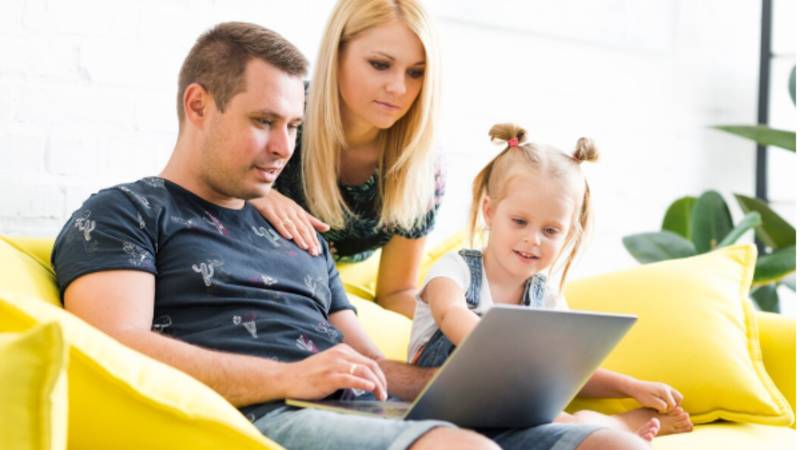 www FamousParenting com: Complete Guide for Modern Parents