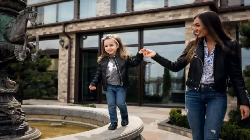 Chelsea FamousParenting: Parenting Style, Values, and Family Life Guide